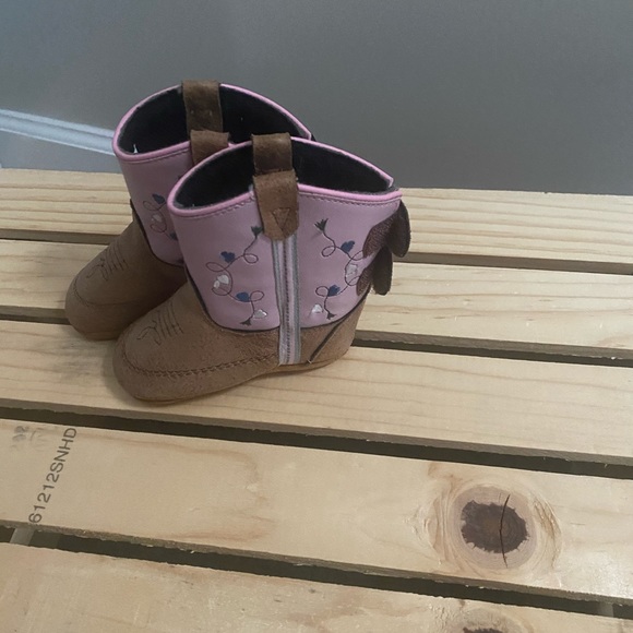 Boots - Picture 2 of 6